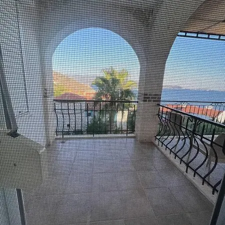Denize 75m Full Deniz Manzarli Hotell *